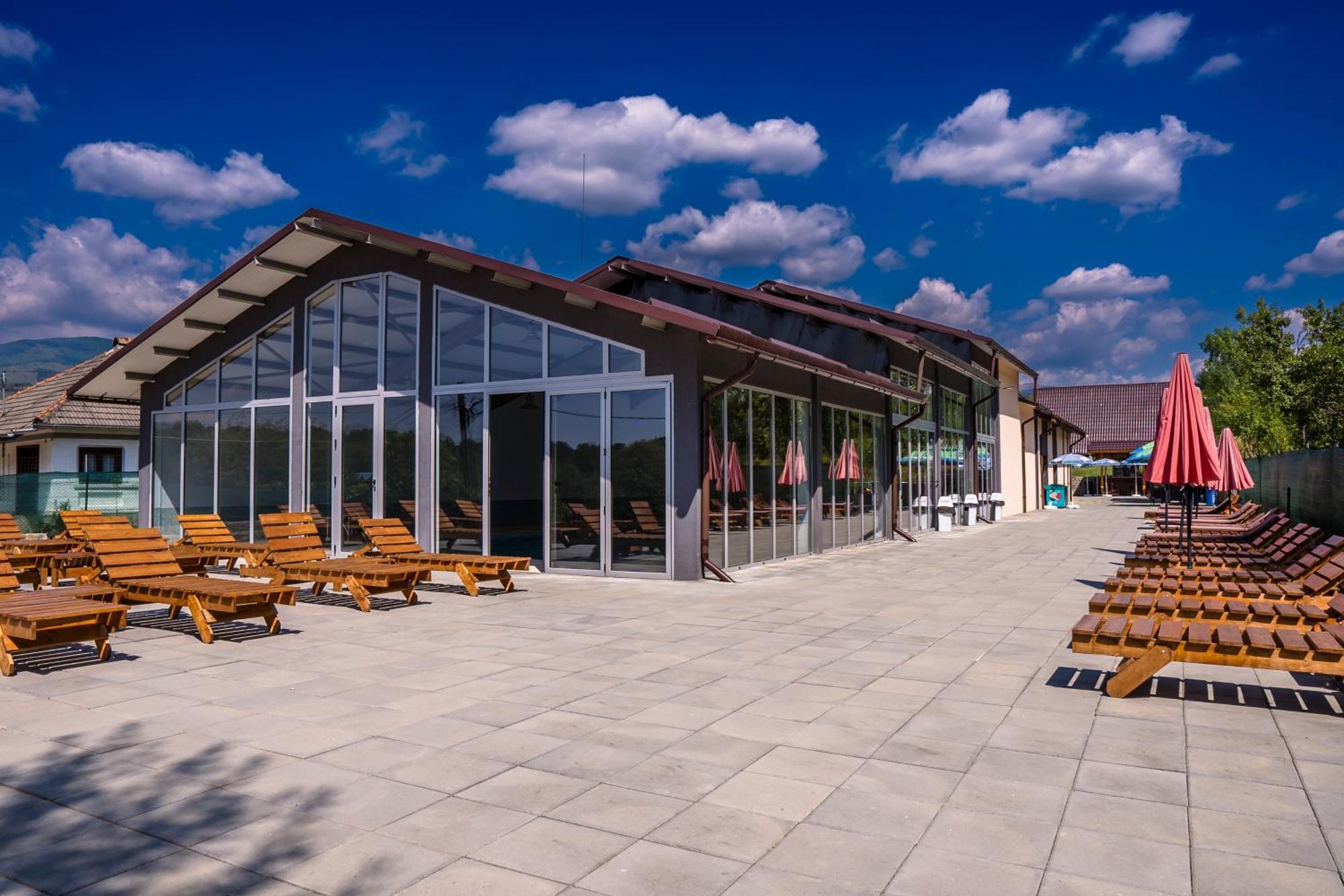 Aquacool Hotel Crasna  Exterior photo